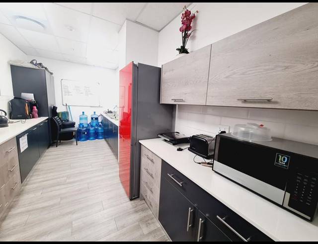 BUSINESS PROPERTY TO RENT IN MENLYN